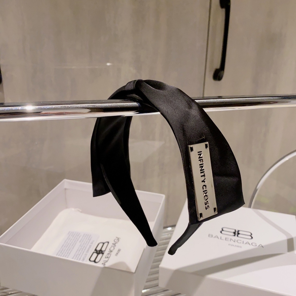 Balenciaga Infinity Cross hardware headband sweet cool hair accessory - Picture 4 of 5